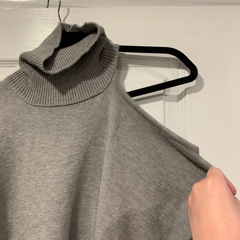 NWT Eloquii Turtleneck Cold Shoulder Sweater - Picture 3 of 9